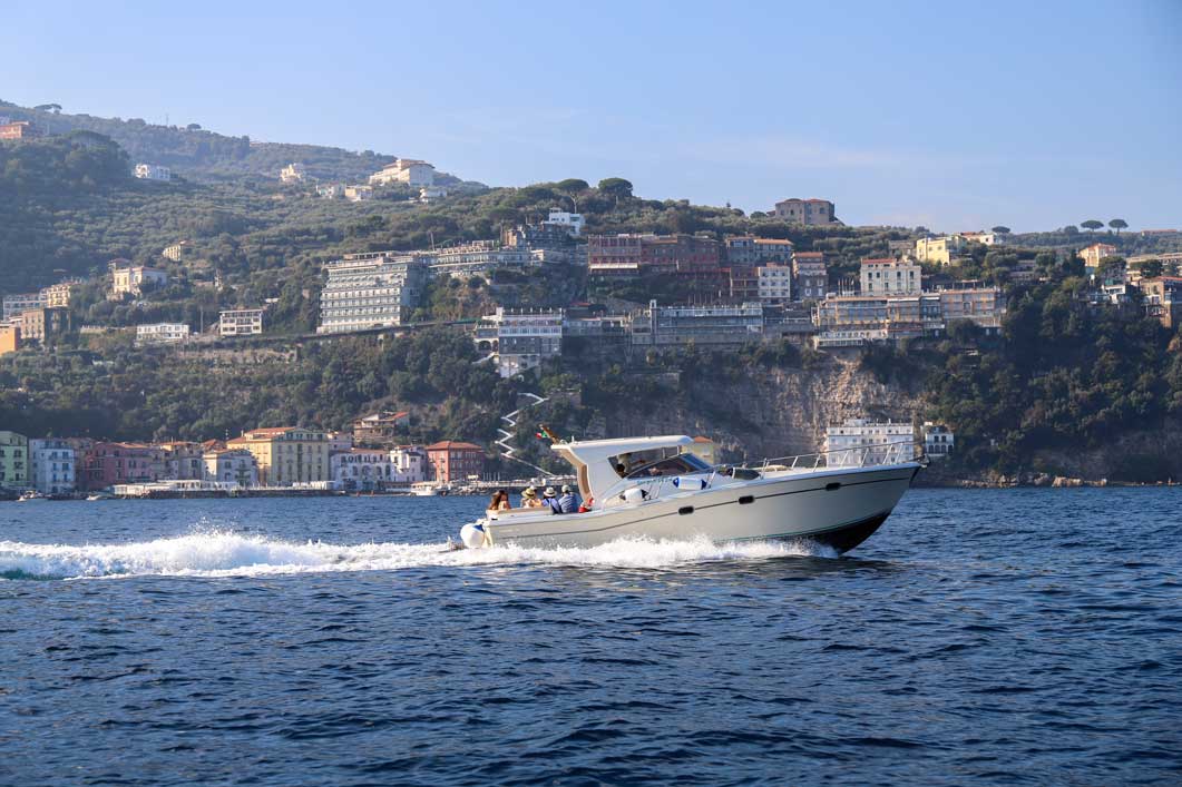 paseo en barco costa amalfitana desde sorrento