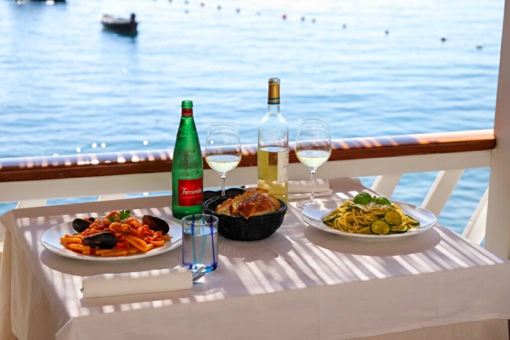 best-restaurants-amalfi-coast-by-boat