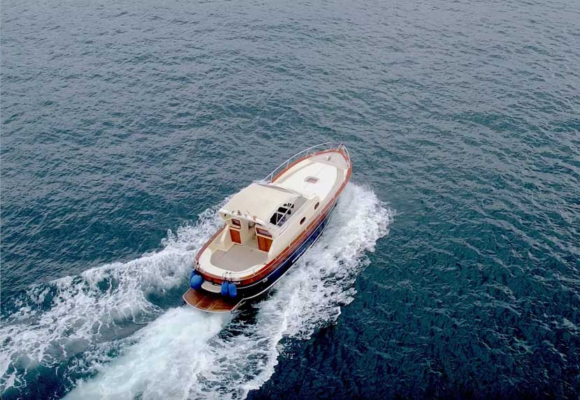 gozzo-30-amalfi-coast-boat-cruise