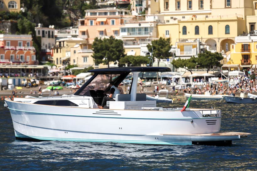 La mejor época para alquilar un yate en la Costa Amalfitana
